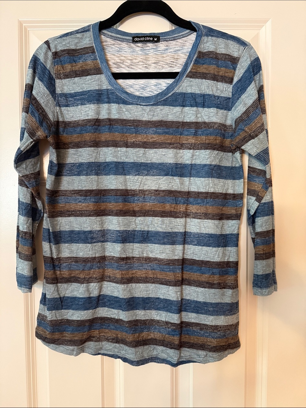 David Cline 3/4 sleeve crushed crew neck tee size Medium - EUC